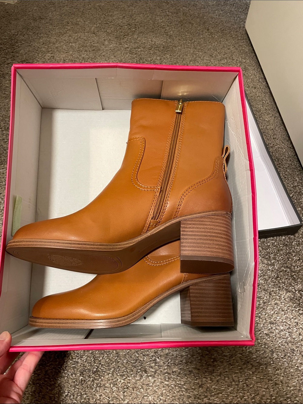 Vince camuto Women's Tan Leather Block Heel Ankle Boots never worn